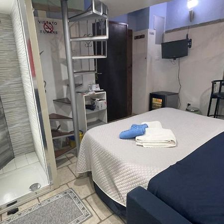 Loft 24 Bed & Breakfast Бриндизи Екстериор снимка