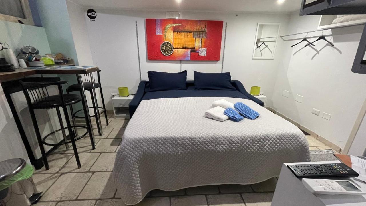 Loft 24 Bed & Breakfast Бриндизи Екстериор снимка